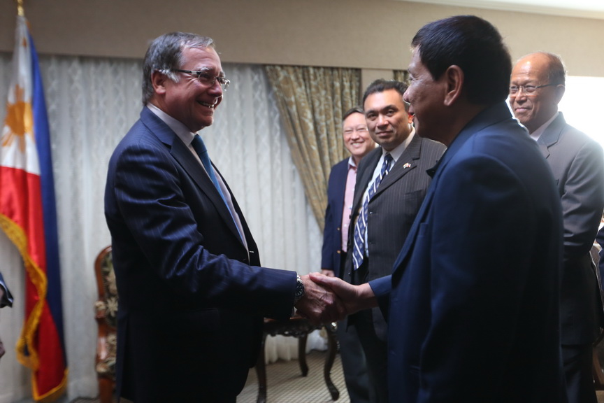 President Rodrigo Duterte meets with Minister of Foreign Affairs Murray McCully, during a courtesy call at Langham Hotel in Auckland, New Zealand on November 21. TOTO LOZANO/Presidential Photo