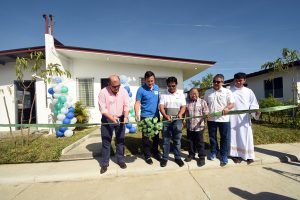 ALABEL, Sarangani (December 2, 2016) – On November 25 was the inauguration of the model unit led by Sarangani Gov. Steve Solon, Former Sarangani Gov. Miguel Dominguez with Councilors Joel Aton and Jimmy Catulong, and Alsons Dev Vice President and General Manager Eric de la Costa. In attendance were executives of Alsons Dev, as well as local brokers and agents, who came with their prospects. This eight-hectare development project is strategically located beside Sarangani Capitol Complex. (SARANGANI INFORMATION OFFICE/Jake T. Narte)