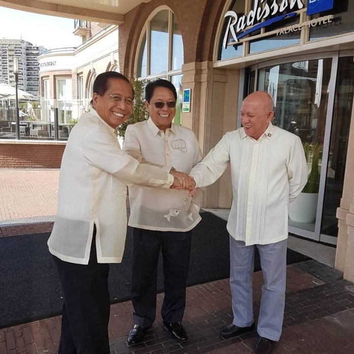NO CEASEFIRE YET: The GRP and NDFP panels signed an interim ceasefire agreement but it is not yet effective. Dureza and Labor Secretaary Silvestre Bello with Fidel V. Agcaoili, chairperson of the NDF Human Righst Committee.