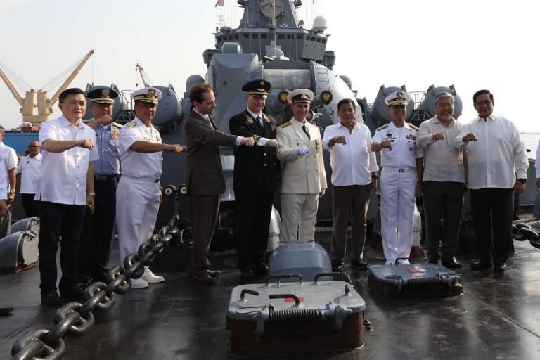 Pres. Duterte visits Russian guided missile cruiser