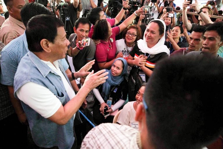 Duterte visits Marawi evacuees in Iligan City