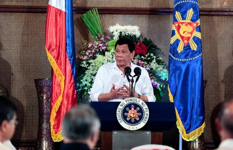 Duterte breaks bread with Muslim leaders in Malacañang