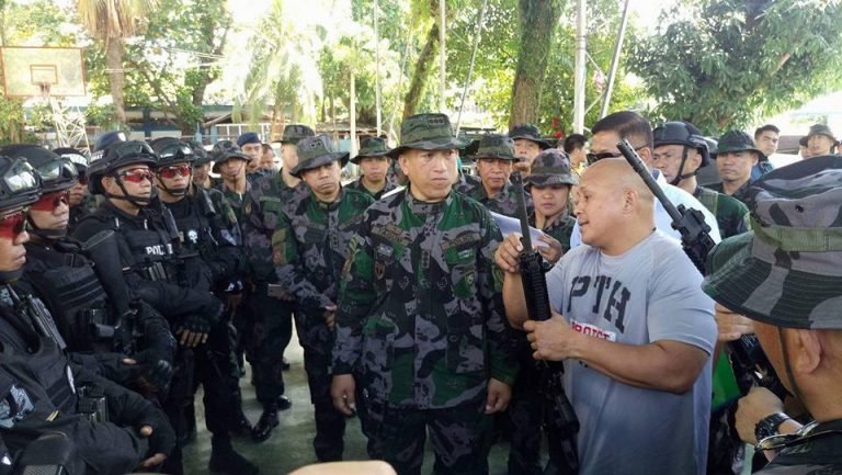 Davao’s SWAT members get new firearms