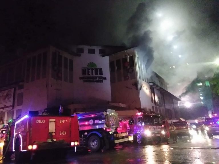 Fire hits  Metro Ayala Center Cebu