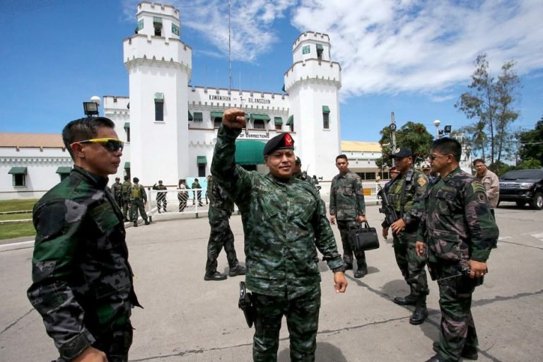 PNP Direktor “Bato” nakuratan sa pagtaas sa iyang sueldo