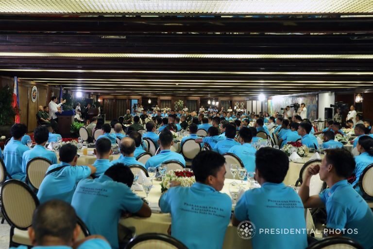 Duterte broke bread with former rebels in Malacañang