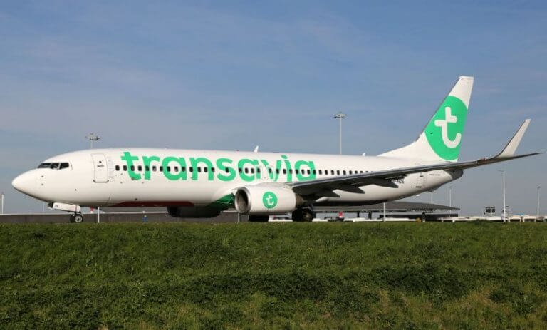 Eroplano nag emergency landing tungod grabeng utot sa pasahero