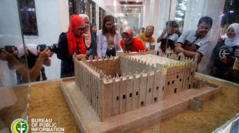 World’s Miniature Mosques on Display in ARMM Trade Fair
