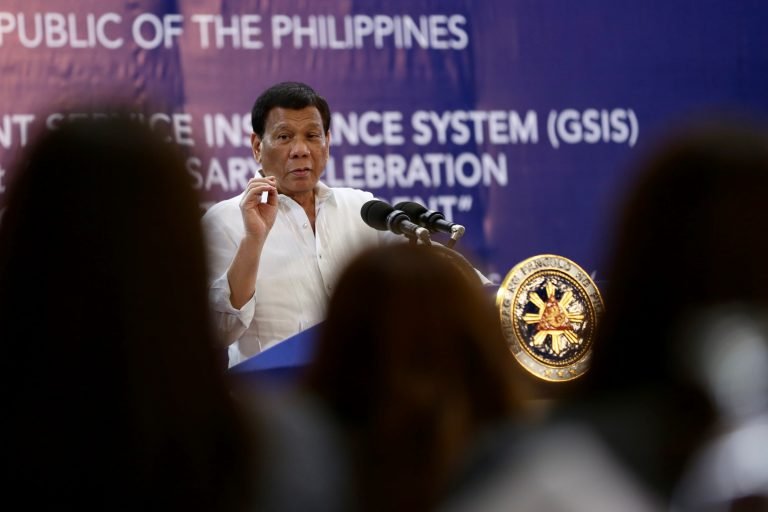 Duterte tells GSIS personnel to never waver in resolve towards better PH