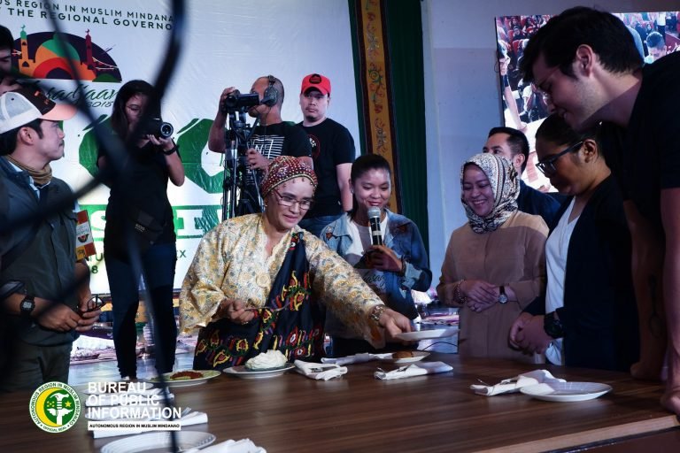 Celebrities amazed with traditional Moro cuisines and delicacies