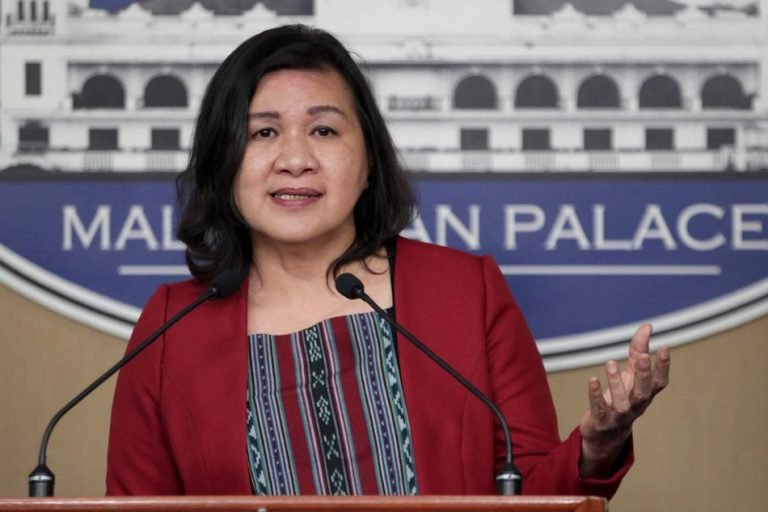 Anti-poverty commission chair  Liza Maza resigns