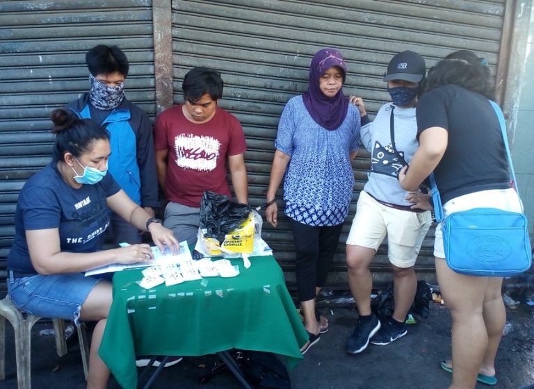 Inahan og anak sikop  sa buy-bust