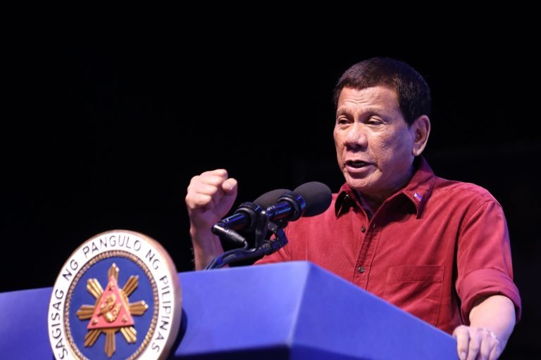 Duterte to NPA, drugs lords : ‘Drop your guns’