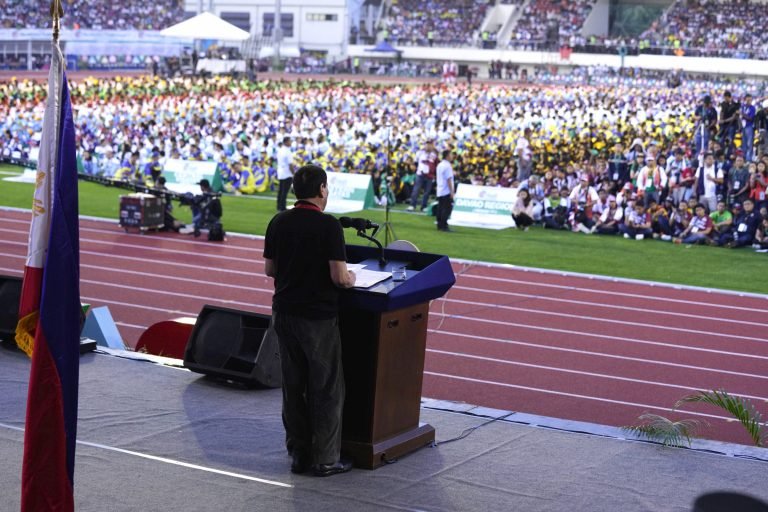 Duterte to youth : Be active in sports, stay away from drugs