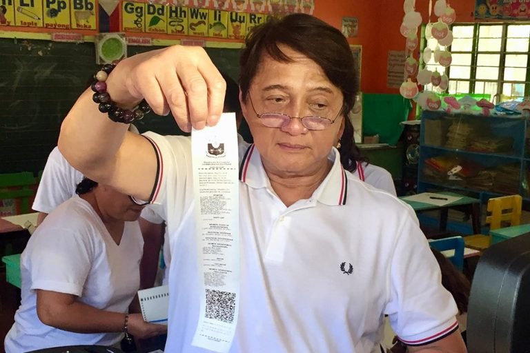 Congressman Floirendo milapas sa balaud kay gipakita ang iyang balota, matud sa  COMELEC