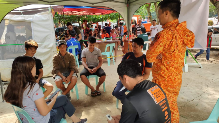 Disaster officials reprimand “showy” adventurists in quake hit town