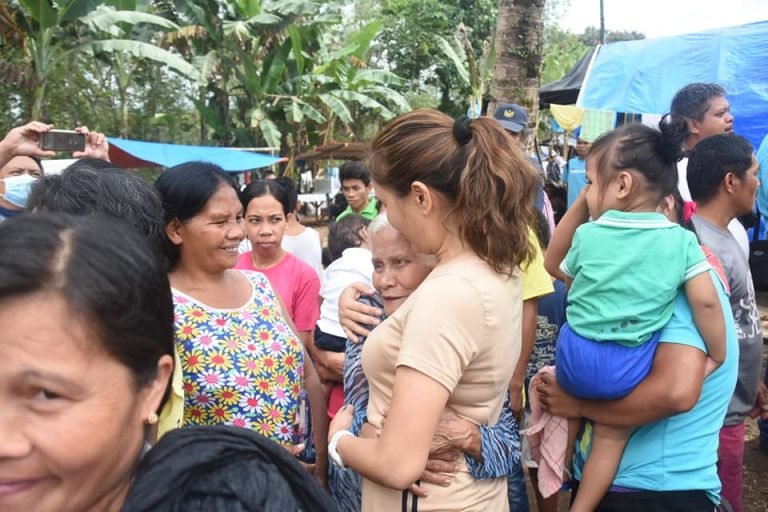 Quake-hit residents  commend Catamco for spending time with them