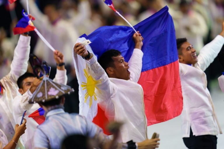 Philippines secures  lead to  champion the  30th SEA Games