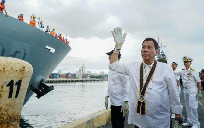 PH send 2  Navy ships,  army  contingent to bring home   Filipinos from  Middle East