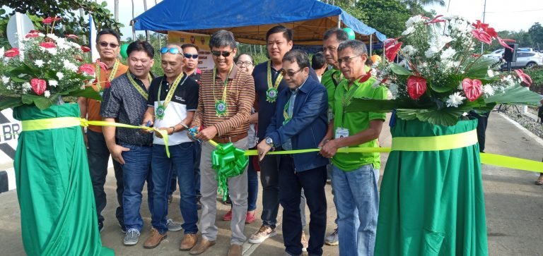 Kidapawan City receives 2 DAR funded Tulay ng Pangulo Projects