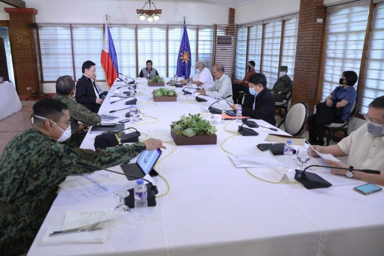 Duterte holds meeting to hear COVID-19 updates