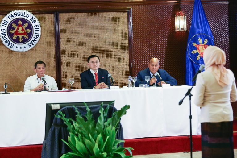 Military to stay  in Marawi  City -Duterte