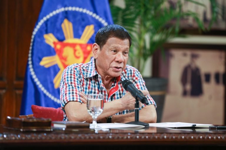 Ignore critics, support government: Duterte