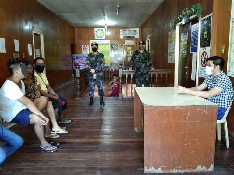 2 ka  LGBT  sa Samal  sikop sa curfew ug liquor ban