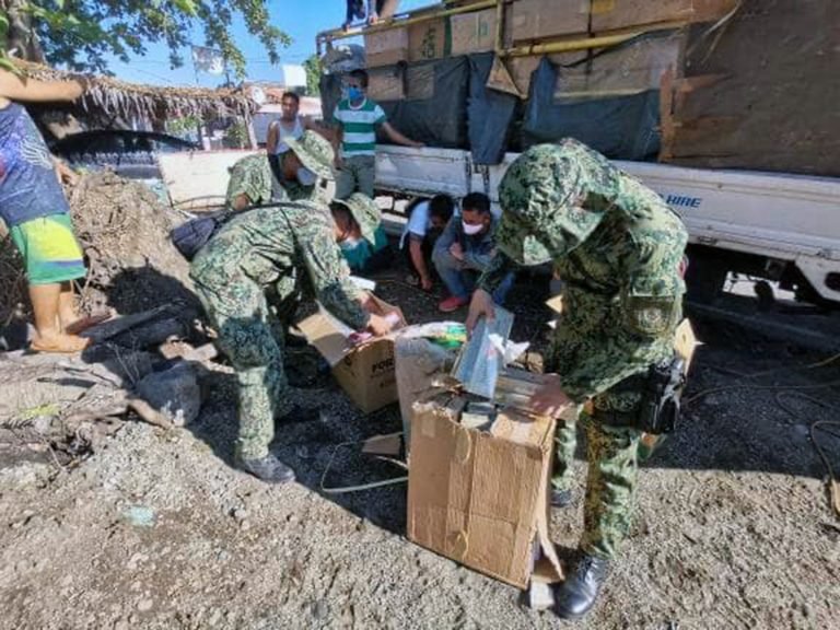 Usa ka truck na ‘Smuggled’  nga sigarilyo nabawi sa kapulisan