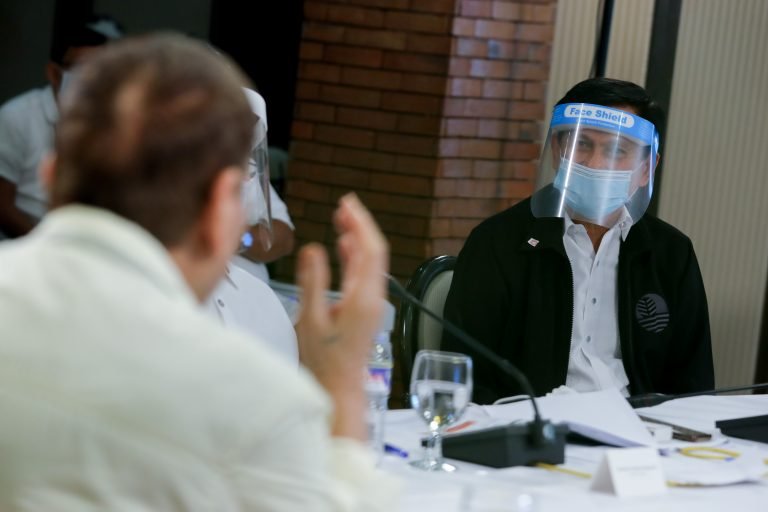 Duterte orders Cimatu to lead Covid-19 fight in Cebu