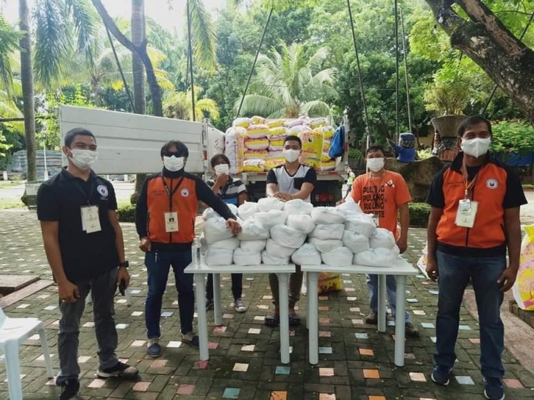 Solo parents, trike drivers receive aid in Davao City