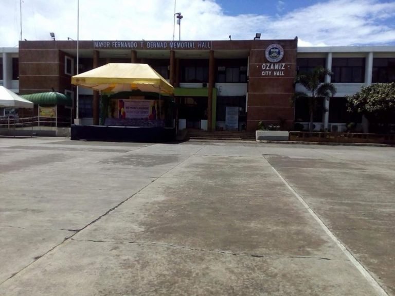 Ozamiz City Hall temporaryong  gipasirado,  2 ka empleyado nagpositibo