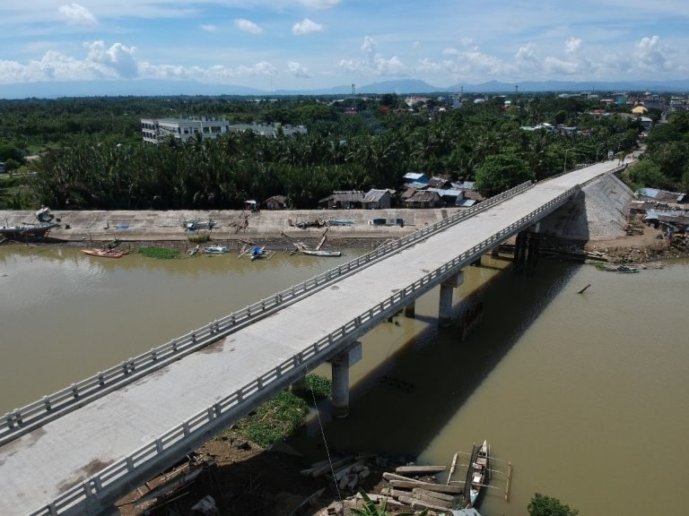 DPWH replaces deteriorating Dipolog City steel bridge