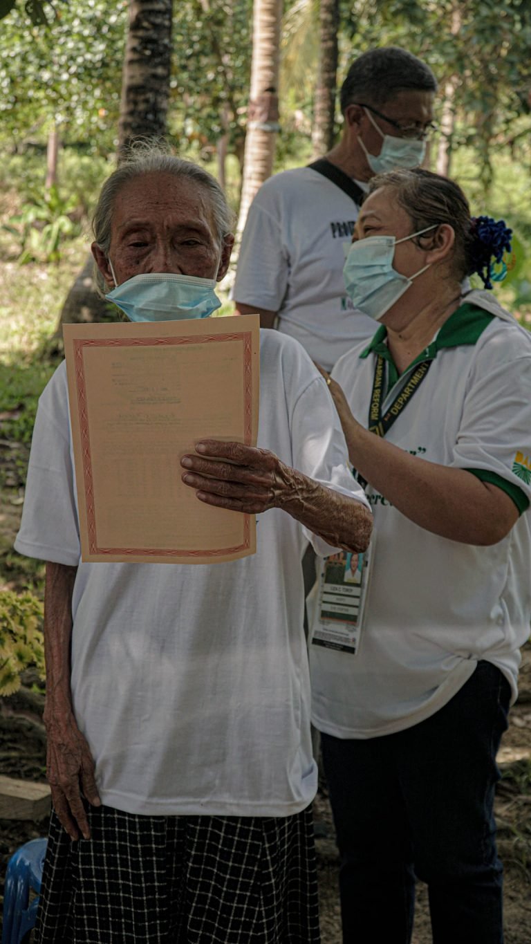 DAR-13 gives land to 1,583 ARBs in Caraga