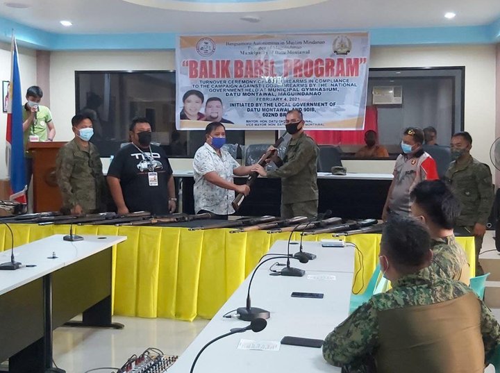 Maguindanao town yields 12 loose firearms