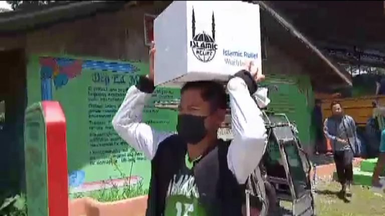 Maranaos in Lanao Sur’s Ditsaan Ramain receive food donation from rich Muslim countries