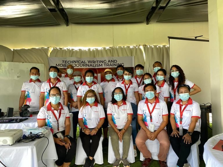 Newsline.ph holds technical writing and mobile journalism training
