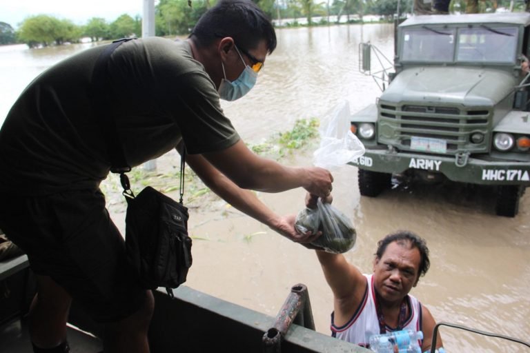 Army lends hand to disaster-stricken province