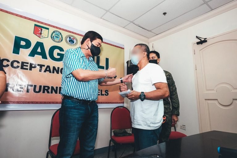 P1 million incentives awarded to former rebels  and tipsters