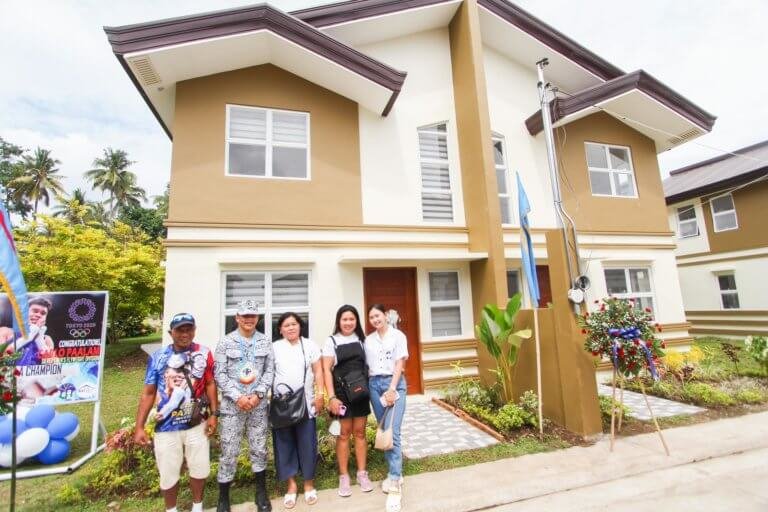 Tokyo Olympic medalists Paalam, Petecio visit their NHA houses