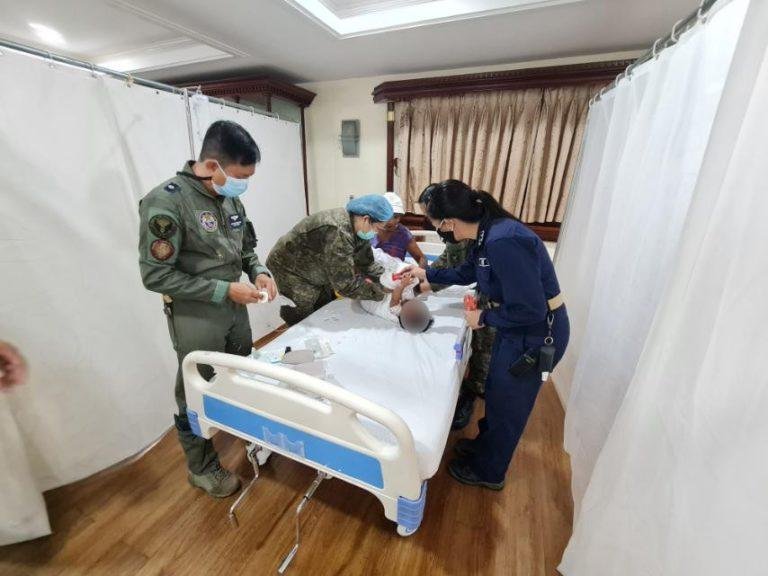 Navy sets up floating hospital in Siargao