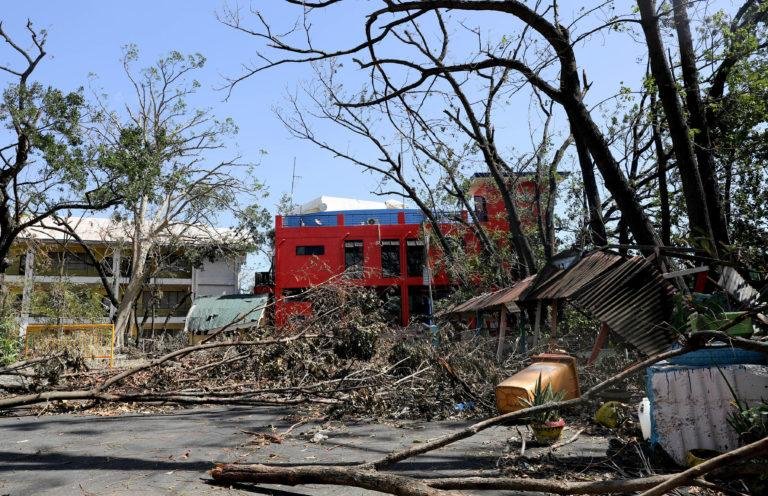 Duterte instructs DPWH to work with LGUs in relocating informal settlers