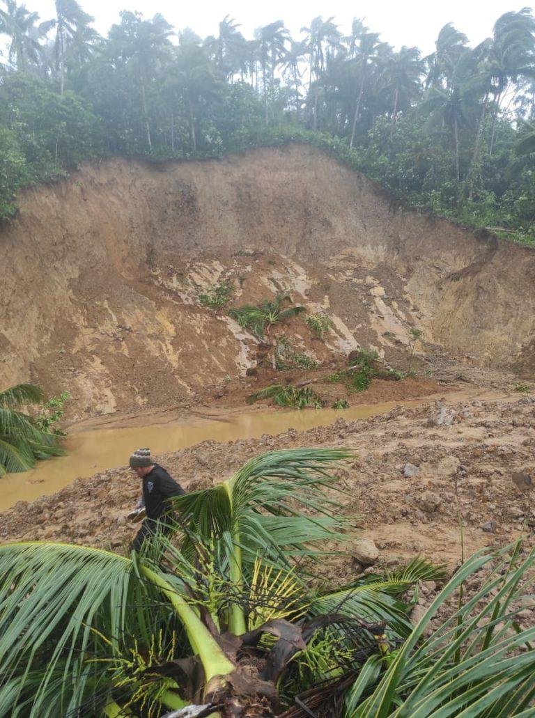 Residents of Baybay, Leyte cry for help