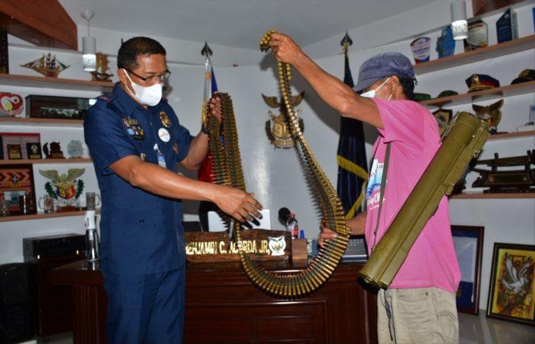 Top NPA leader surrenders to PNP