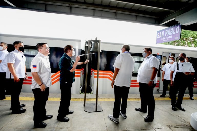 Duterte launches PNR’s Lucena-San Pablo commuter line