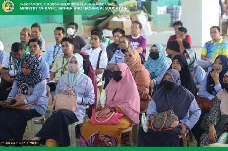 Arabic teachers in BARRM get teaching materials