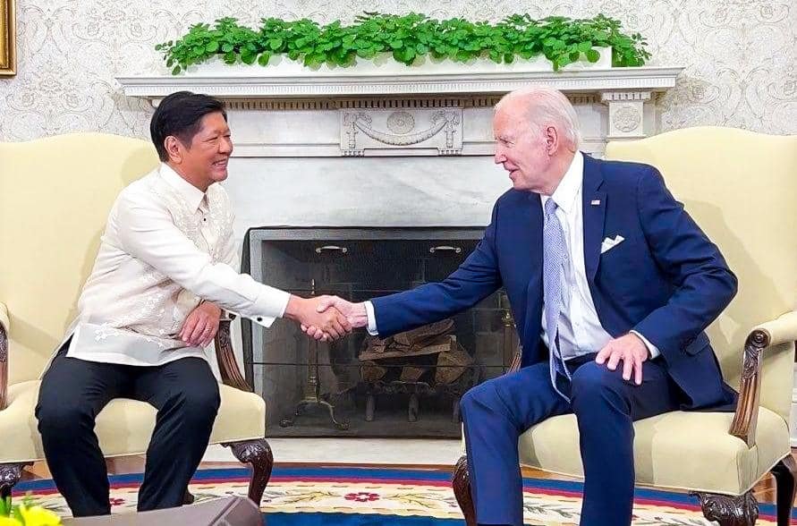 Macos meets Biden.-Presidential photo