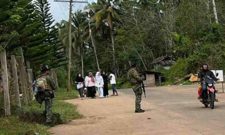 300 flee homes, 1 wounded in Ungkaya Pukan skirmishes
