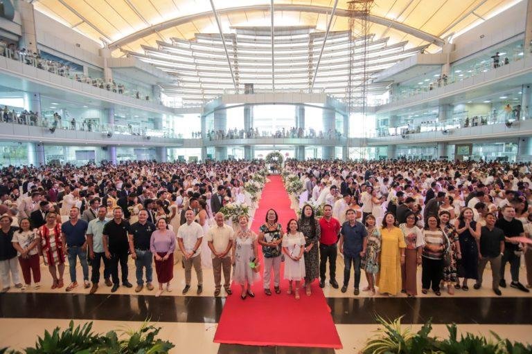 Tagum holds its largest mass wedding