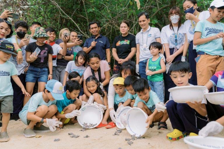 VP Sara leads release of turtle hatchlings at Aboitiz Cleanergy Park
